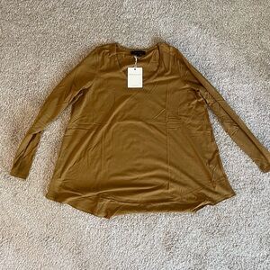 Downeast Stella Long Sleeve Top. New with Tags.